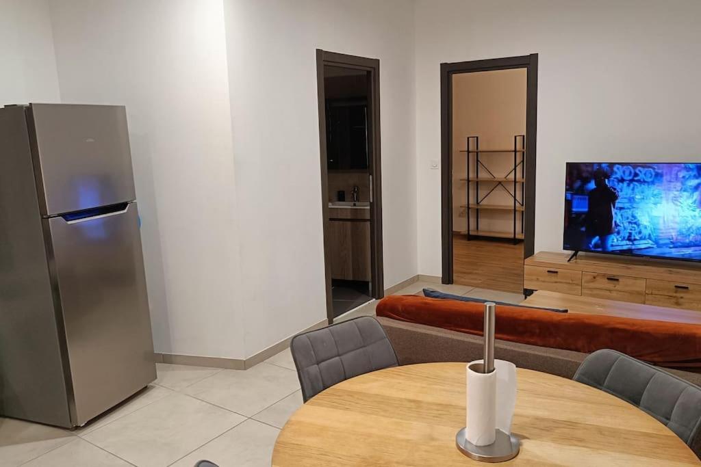 Appartement Confort Equipe Au Coeur De Beziers Ngoại thất bức ảnh